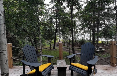 Saint-Antoine-de-l'Isle-aux-Grues Ski Chalet | La Cache- L'île du Cheval. A unique experience in the heart of the St. Lawrence.