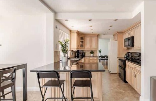 La Palma House | CA3 House Spacious SoCal Home for Groups