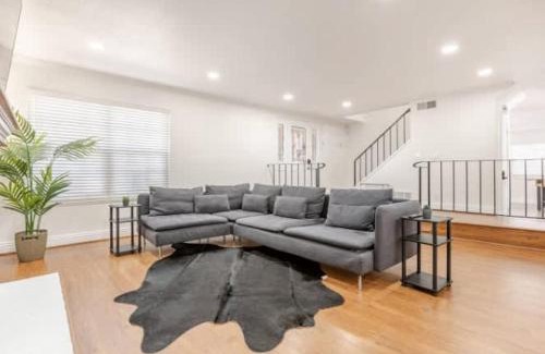 La Palma House | CA3 House Spacious SoCal Home for Groups