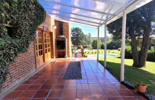 Tandil Cabin | Cabaña Del Pinar. Monoambiente. Ideal Para Familia con Hijos Chicos