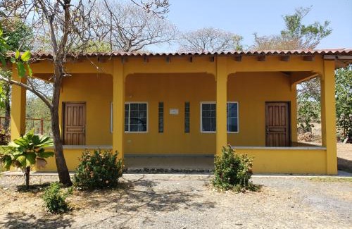 Guanico Abajo House | cabañas playa guanico