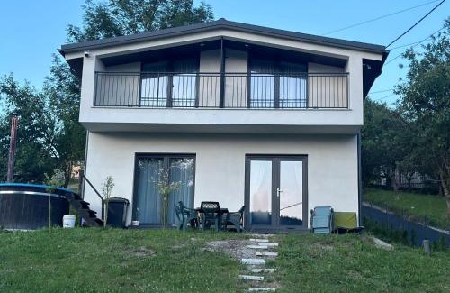 Borsa Cabin | Cabana din Deal