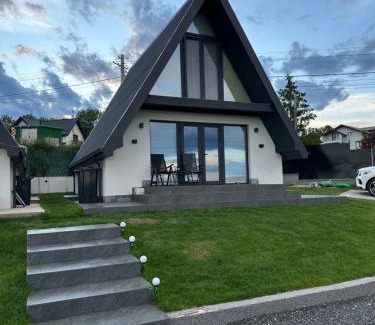 Husi Villa | Cabana Toscana