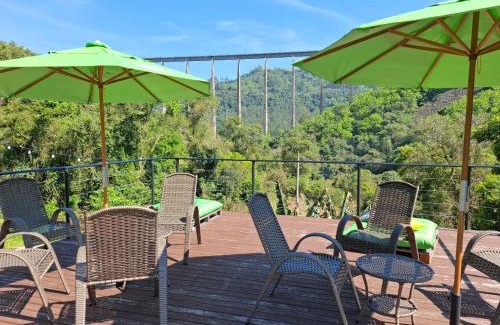 Vespasiano Correa House | Cabanas V13, segundo maior viaduto do mundo! Com ar