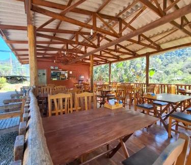 Vespasiano Correa House | Cabanas V13, segundo maior viaduto do mundo! Com ar