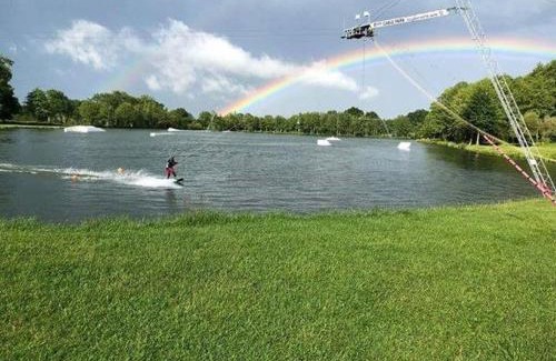 Pouligny-Notre-Dame House | Cabane forestière près base nautique avec terrasse et parking - FR-1-591-647
