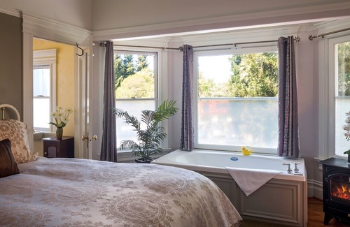 Napa Bed & Breakfast | Cabernet House, An Old World Inn