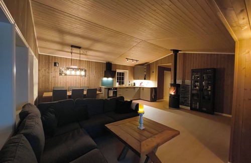 Favang Cabin | Cabin 23, bed linen included. Close to Kvitfjell and Hunderfossen!