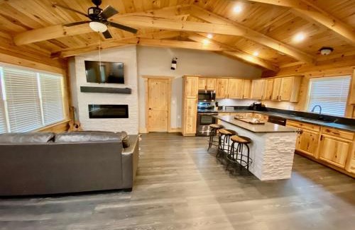 Emory House | Cabin at Chitt's Creek