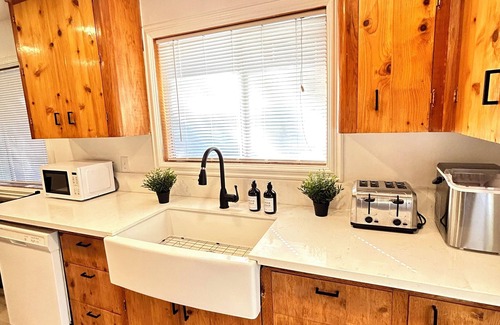 Julian Cabin | Cabin for 10! Steps to Main st Hot tub/firepit/BBQ