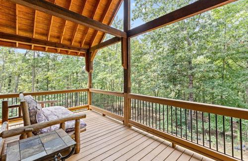 Cleveland House | Cabin For Two Near Helen w Spa Amenities