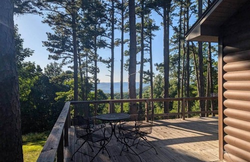 Jasper House | Cabin in the Woods @ J and J's