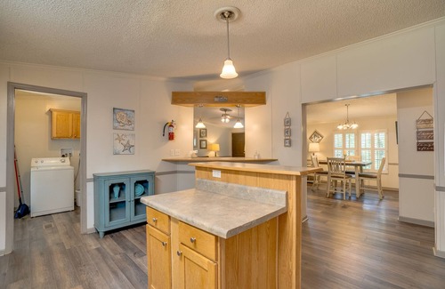 Royal Cabin | Cabin J at Safe Harbor Brady Mountain on Lake Ouachita!