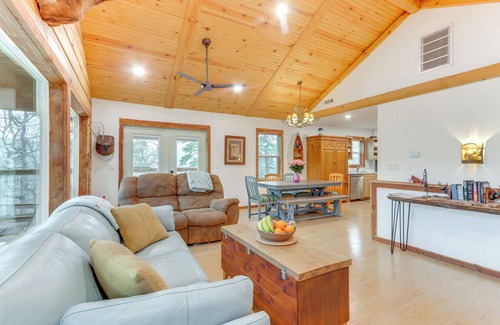 Rogers Cabin | Cabin on Beaver Lake w/Views & Furnished Deck!