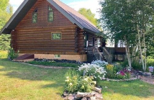 Lake Linden Cabin | Cabin on the Cove: Rustic Waterfront Cabin on Lake Superior—A True Keweenaw Escape