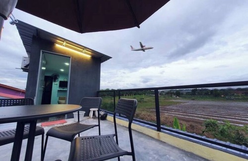Shah Alam Apartment | Cabin stay with great sunrise and plane spotting