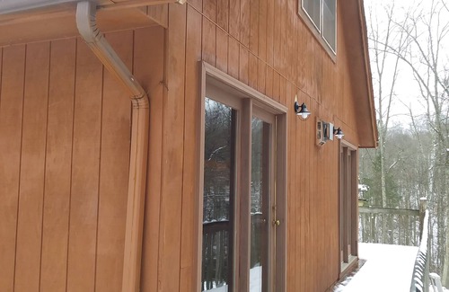 Farmers Retreat Cabin | Cabin with Hot Tub, Creation Museum, State Parks, Historic River Towns