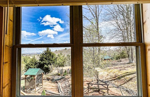 Mouth of Wilson Cabin | Cabin with Views/Dog Friendly by Camp Cheerio