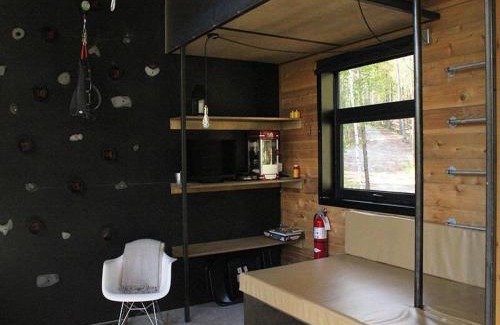 Eastman House | Cabin Zoobox 55