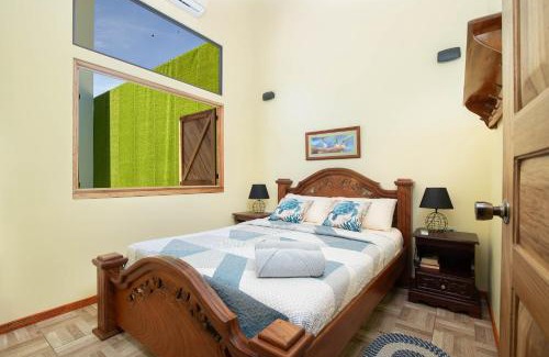 Chiguata House | Cabina Bocaraca, 3Min from the Beach! Playa Chiquita