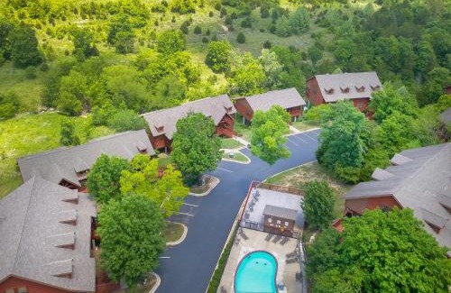 Branson Theater District Resort | Cabins at Grand Mountain