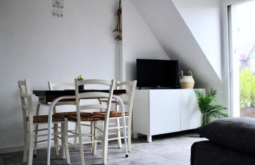 Cabourg Apartment | Cabourg, appartement T2 accès direct mer