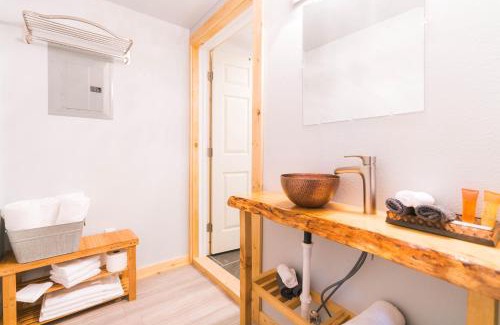 Susitna North Hotel | Cache Cabins