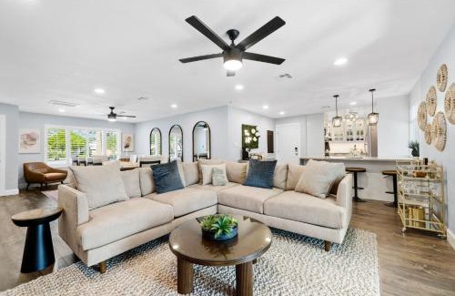 Village Grove House | Cactus Oasis 5-br Housecasita Heated Spa & Pool