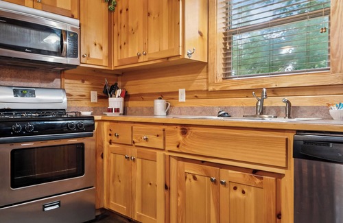 Bismarck Cabin | Caddo Ridge Cabin at Remember When Cabins