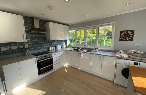 Cwrt House | Cae Talgarth Bungalow at Plas Talgarth Resort