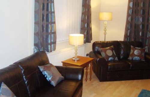 Llandyssiliogogo House | Caerhafod Llangrannog