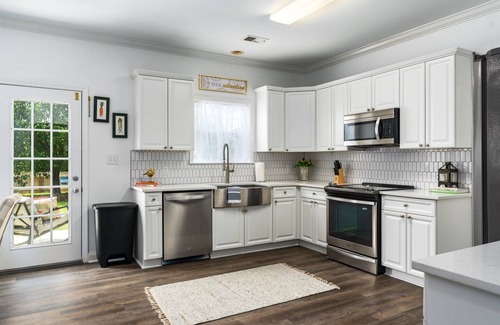 Helena House | Cahaba Cabana - Spacious 4BR Home w/Fenced Yard