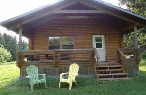 Margaree Forks Cottage | Cajun Cedar Log Cottages 2 Bdrm - Cape Breton Unit1