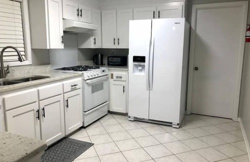 Scott House | Cajun Properties- 3 bedroom 2.5 bath, bonus room