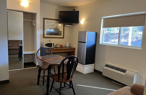 Calabogie Hotel | Calabogie Motor Inn