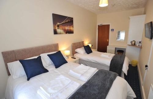 Brynteg House | California Hotel