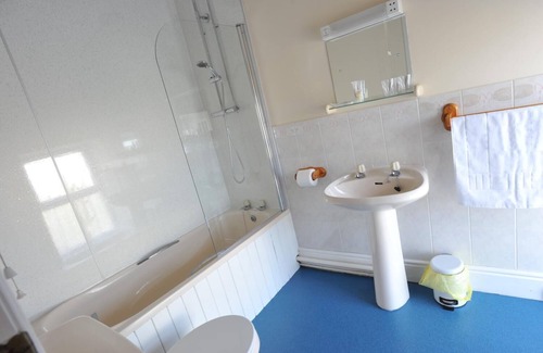 Brynteg House | California Hotel