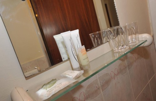 Brynteg House | California Hotel