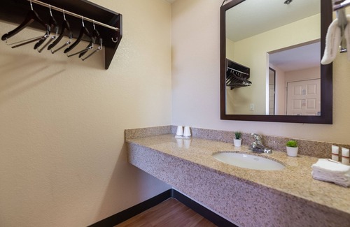 Rancho Cordova Hotel | California Inn & Suites Rancho Cordova - Sacramento
