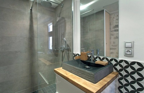 Arles City Centre Apartment | Calm and bright; Terrace and panoramic view in the center Housing