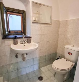 Avgonima Apartment | Calm Wood & Stone Home with View, Chios