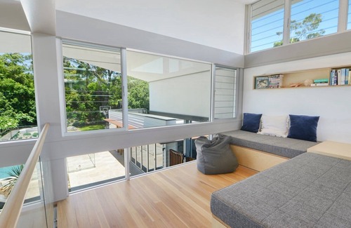 Macmasters Beach House | Calma By The Sea - Family Retreat with Pool