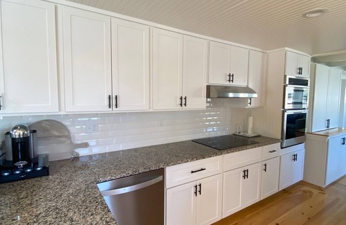 Bayside Cottage | Calming Bayside Cottage with Water Views