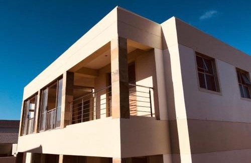Calypso Beach House | Calypso Beach Holiday House