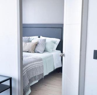 Downtown Santiago Apartment | Cama Premium - Piscina - Terraza y Parrilla - GYM - Wi-Fi - Security 24hr - COMPAÑIA