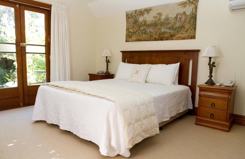 Nelson Bed & Breakfast | Cambria House