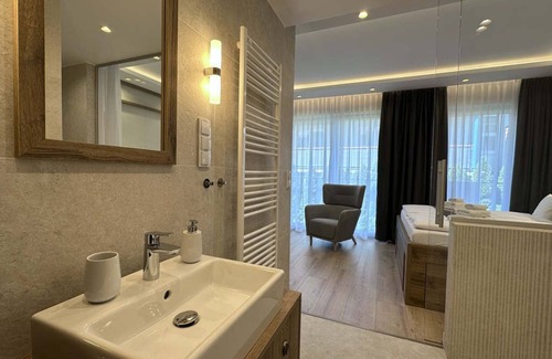 Zwierzyniec Apartment | CAMILLA junior suite - elegant design with sophisticated functionality