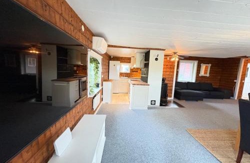 Jukkasjarvi House | Camp Caroli Villa Aurora