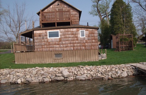 Cayuga Cottage | Camp Onondaga Fully Restored Historic Lake Front Cottage