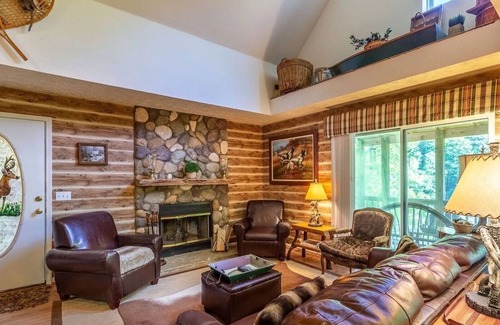 Tuckasegee Cottage | Camp Ruby on Cedar Cliff Lake is the perfect mountain getaway!